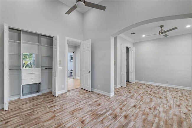 Building Photo - 10980 NW 78th Pl