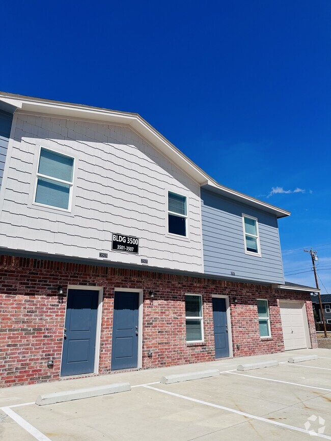 Building Photo - Indian Creek Community