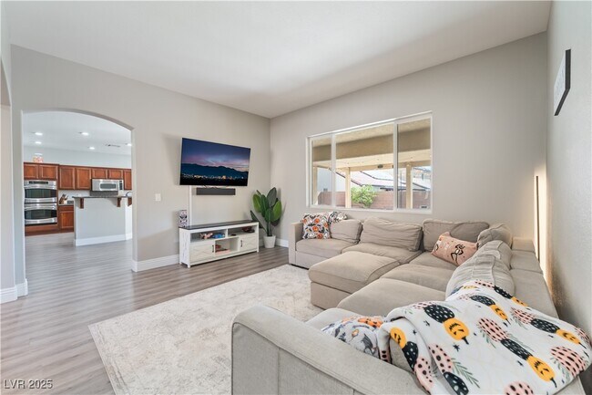 Building Photo - 1005 Windwalker Ave