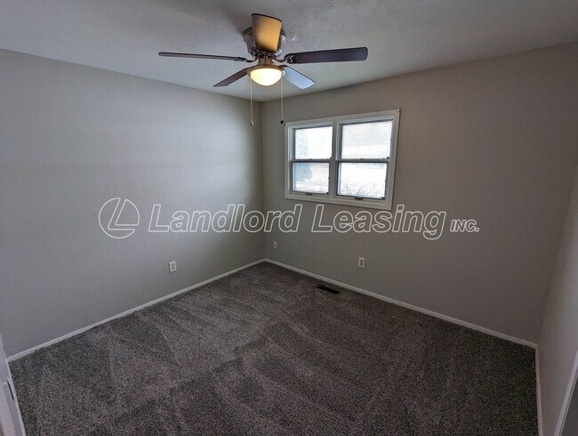 Building Photo - Avon Lake Ranch with Fresh Updates, Vaulted Ceilings, and More!