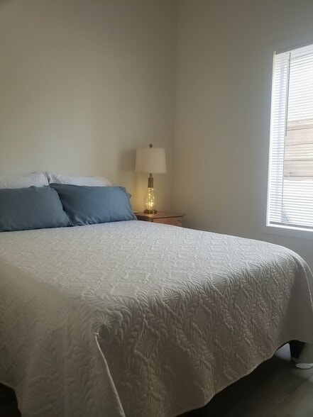 Building Photo - 1332 Sandia Ave