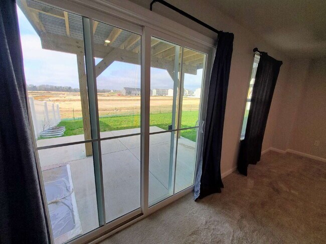 Building Photo - Beautiful 3 bedroom 2 1/2 bath townhome available for lease in Swedesboro