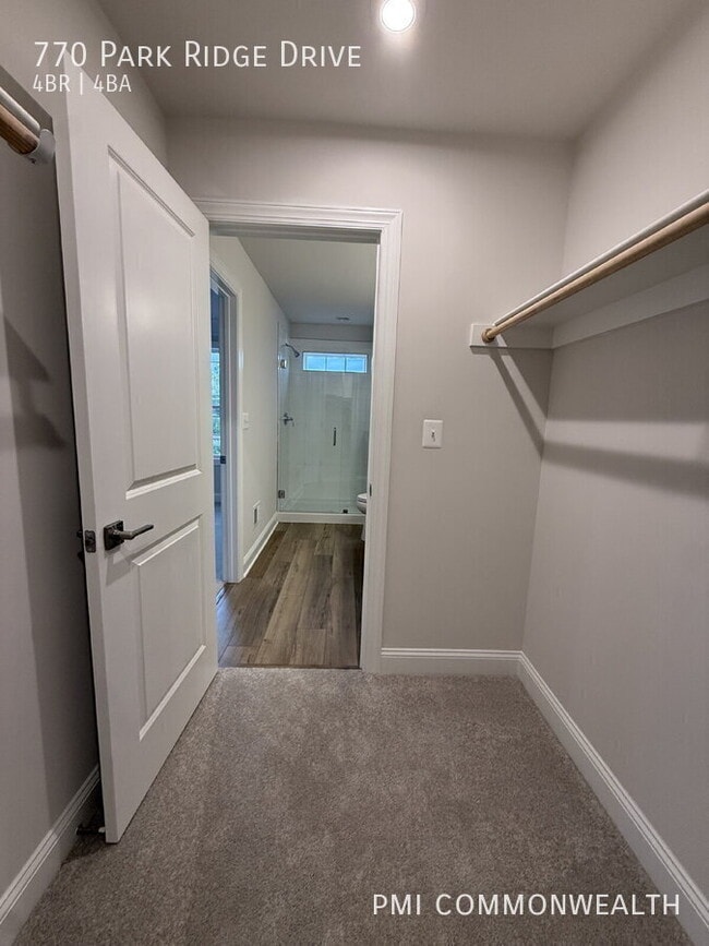 Building Photo - 770 Park Ridge Dr