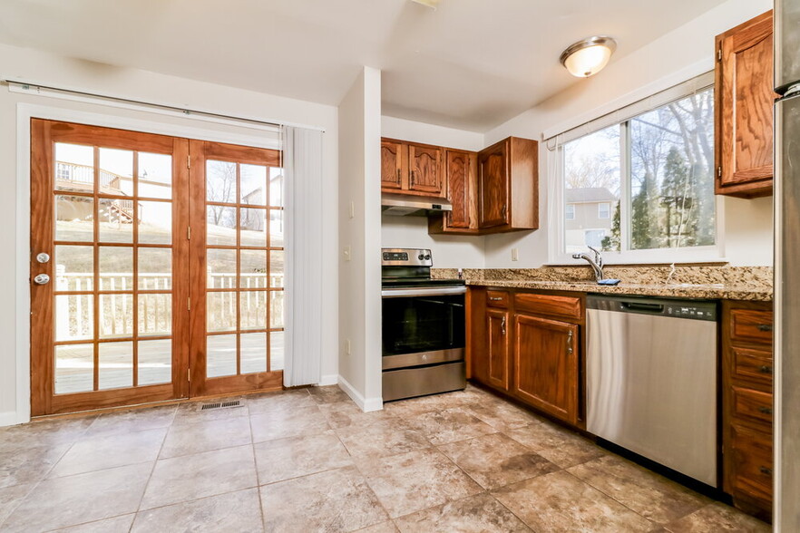 Building Photo - 17 Hollow Tree Ct
