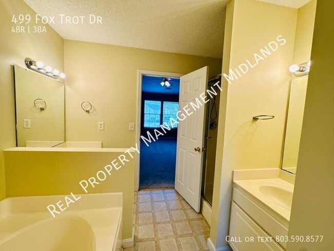 Building Photo - 499 Fox Trot Dr
