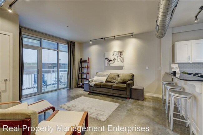 Building Photo - 1 br, 1 bath House - 1 NE 2nd St #304