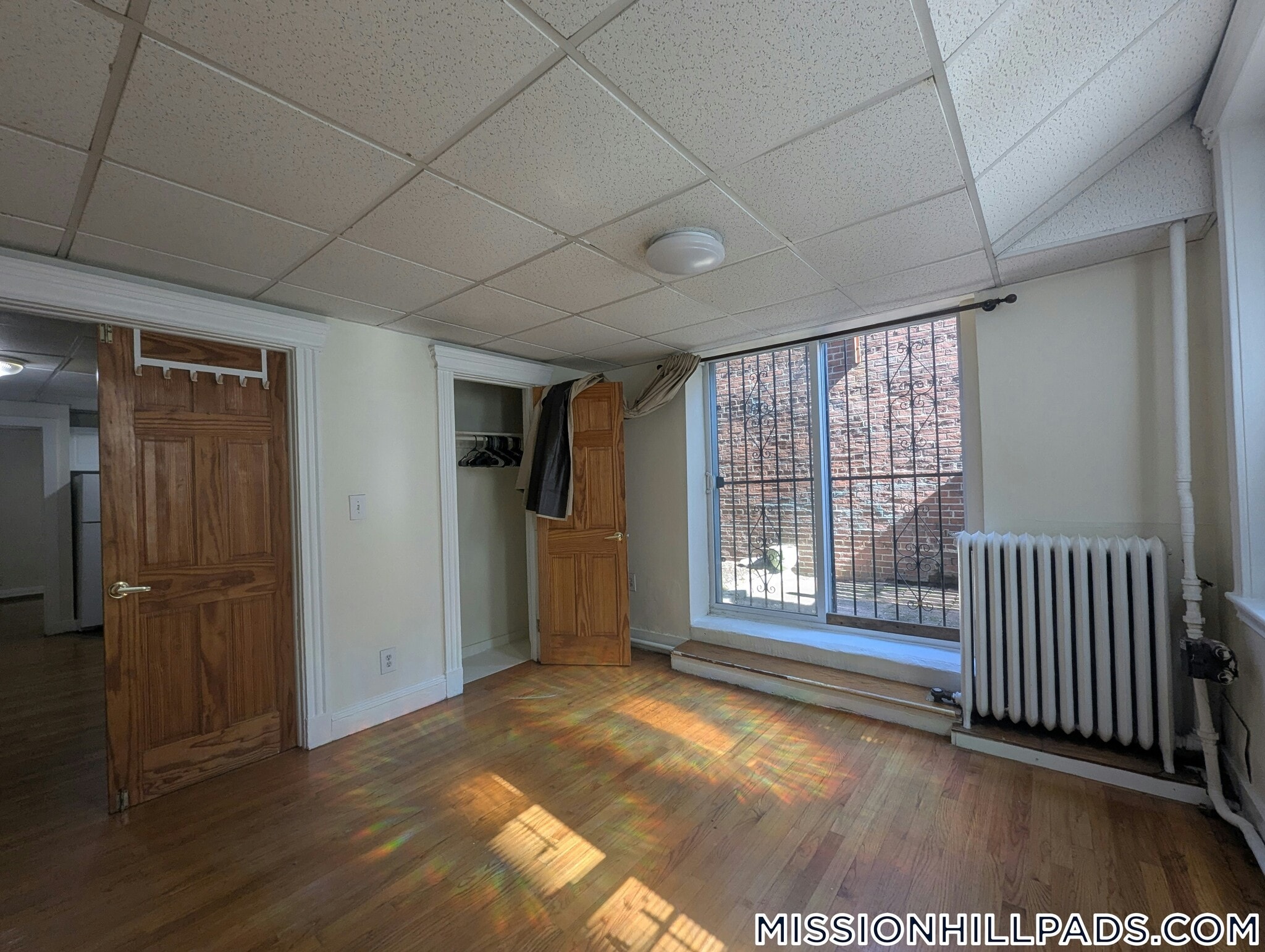 Building Photo - 352 Riverway