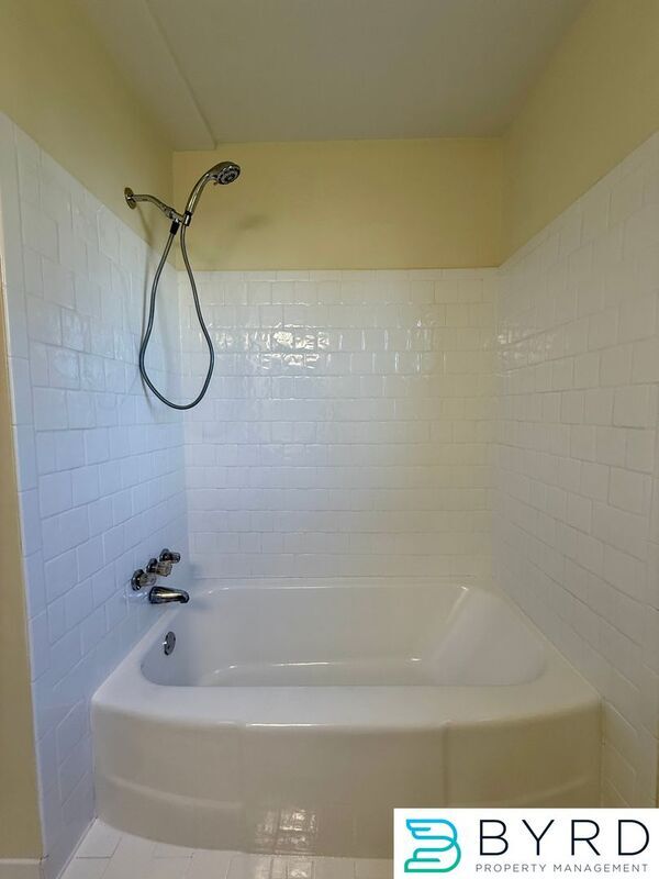 Building Photo - 5305 Lochaven Ave