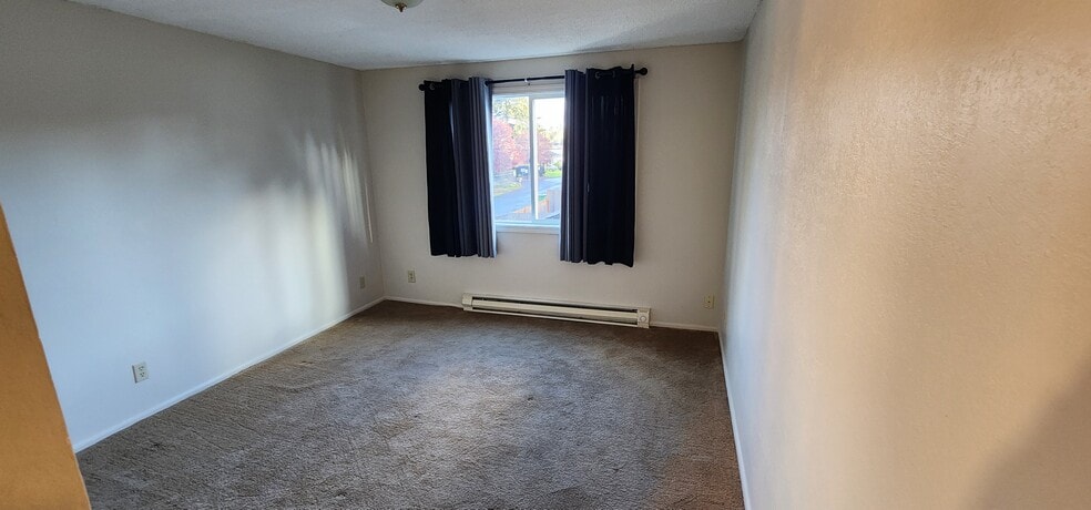 Building Photo - 2683 12th Pl SE