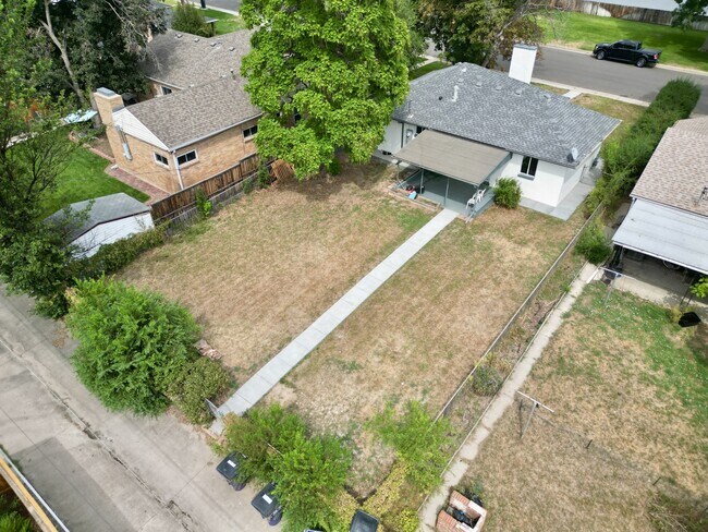 Building Photo - 1415 S Jackson St