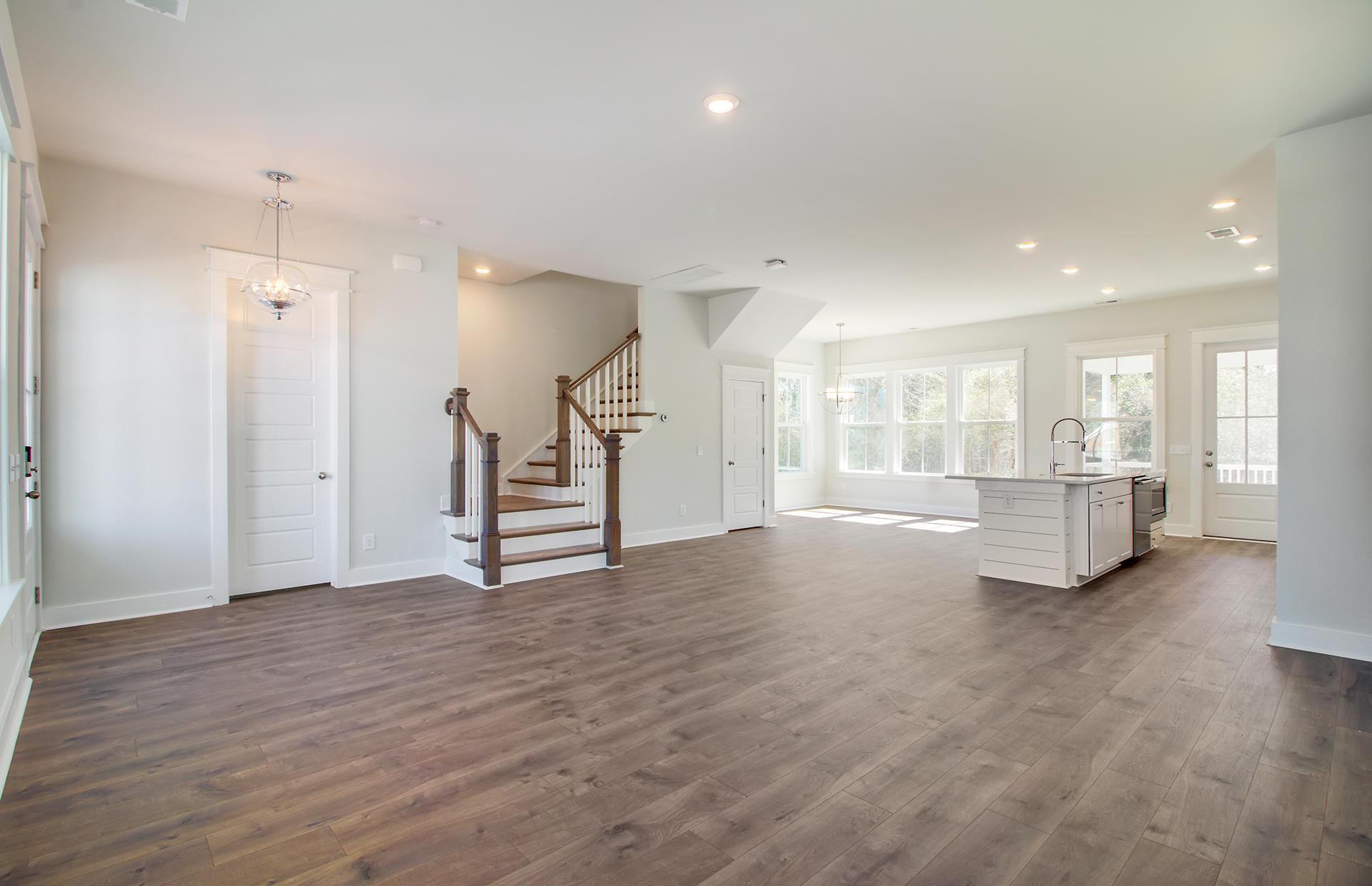 Building Photo - 302 Julian Hamlet