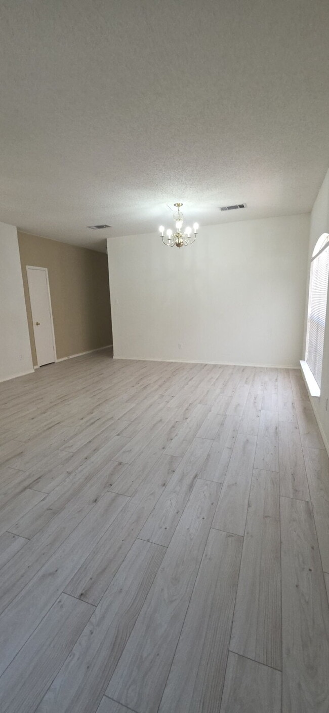 Building Photo - Beautifully Updated Arlington Home with Po...