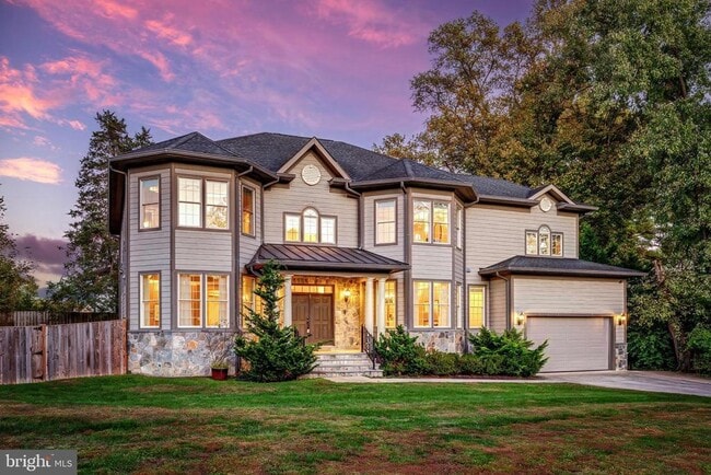 Building Photo - 829 Golden Arrow St