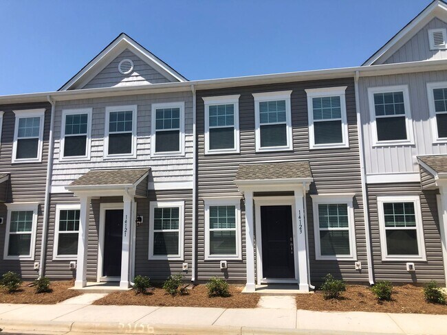 Primary Photo - BEAUTIFUL 2 Bedroom Townhome in MIDLAND- A...