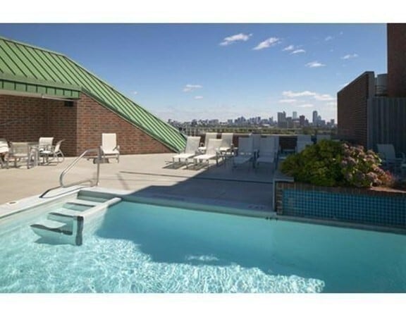 Building Photo - 15 N Beacon St