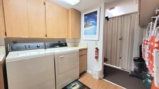 Building Photo - 2401 Marina Isle Way