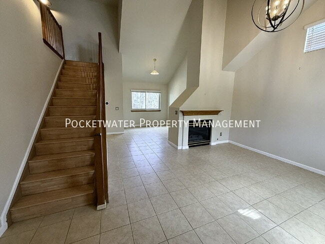 Building Photo - 575 Spruce Cir