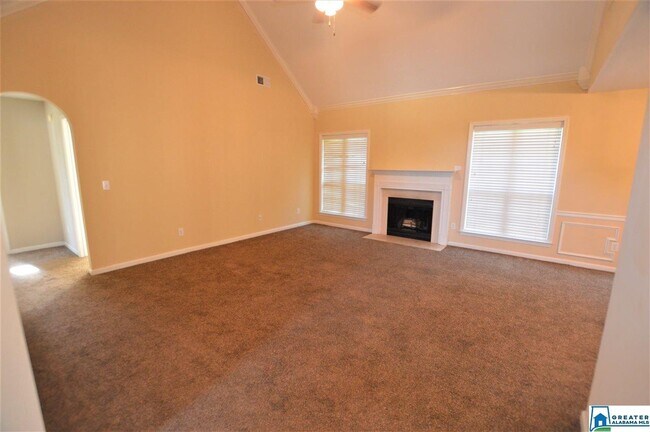 Building Photo - 211 Silver Creek Pkwy