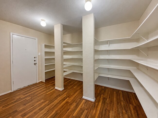 Building Photo - 525 Eagles Nest Cove