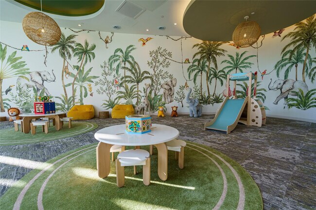 Building Photo - 700 NE 24th St