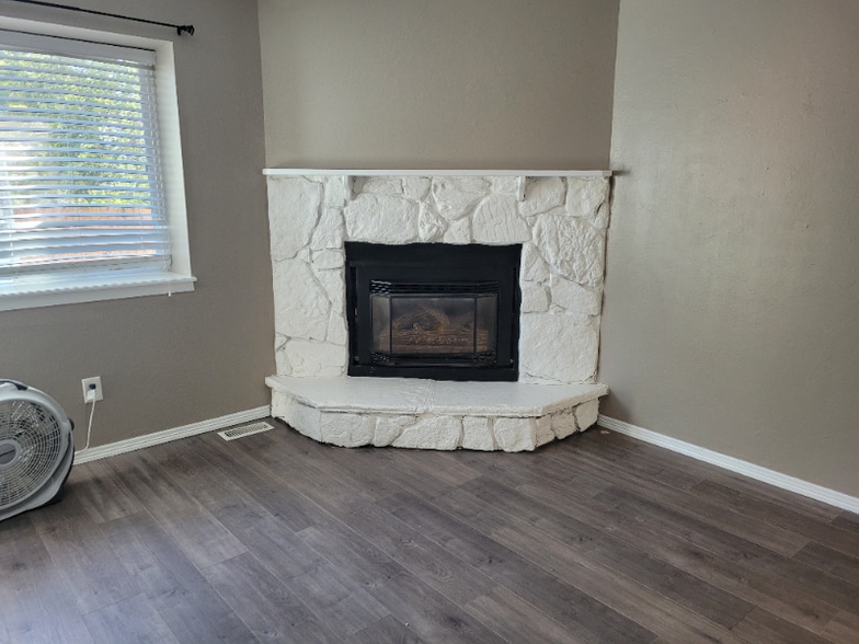 Building Photo - 609 Bennett Ave