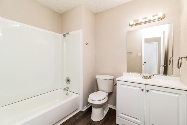 Building Photo - 6450 Dellfern Dr