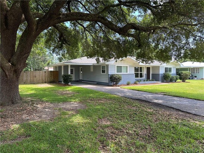 Building Photo - 311 W Marigold Ave