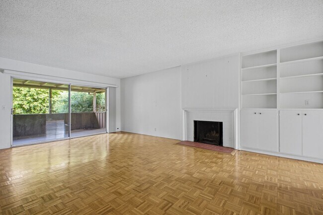 Building Photo - Bright & Spacious 2 Bed / 2 Bath Across from Caltech