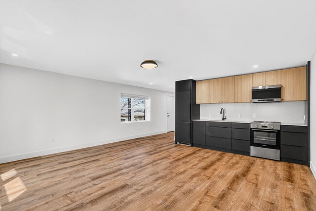 Building Photo - 3400 1/2 Tennyson Street - 1