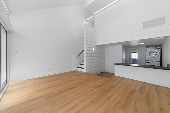 Building Photo - 1951 NE 51st St