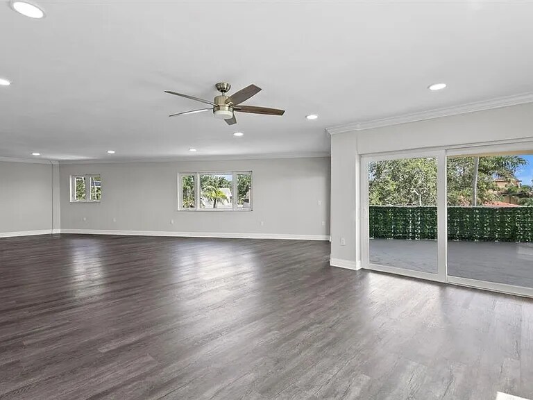 Building Photo - 1200 N Shore Dr NE