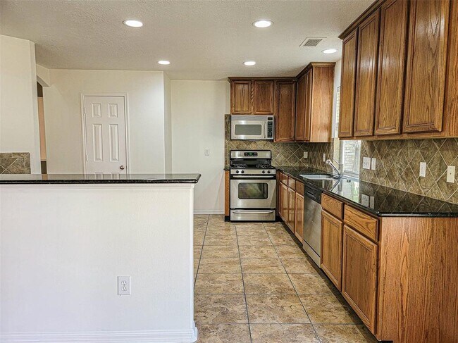 Building Photo - 226 Fairwind Trail Dr