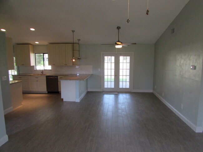 Building Photo - IntraCoastal Single Family Home