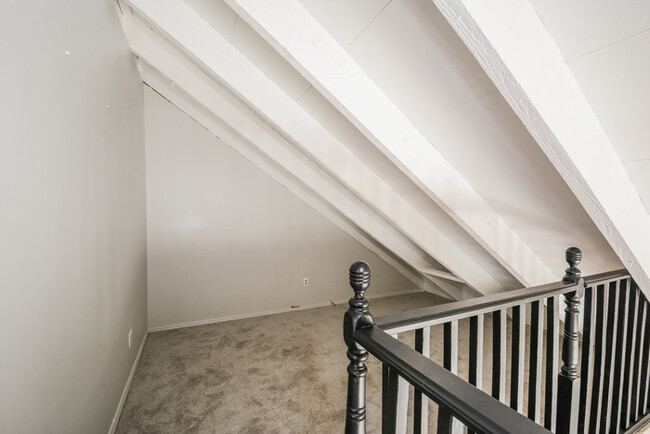 Building Photo - Fantastic 3bd/1.5ba home! Let yourself in!
