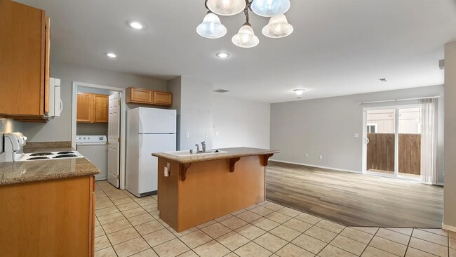 Primary Photo - Selling duplex 1.2025