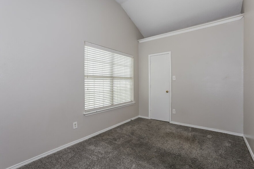 Building Photo - 6505 Nicole Way