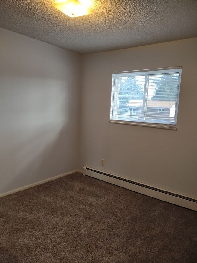 Building Photo - 1438 Nokomis Dr
