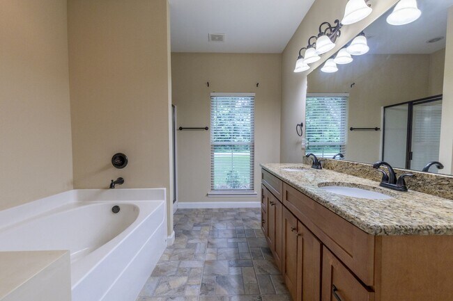 Building Photo - Available May 15!!! 3 bedroom, 2 bathroom home in Fairhope Rivermill Community