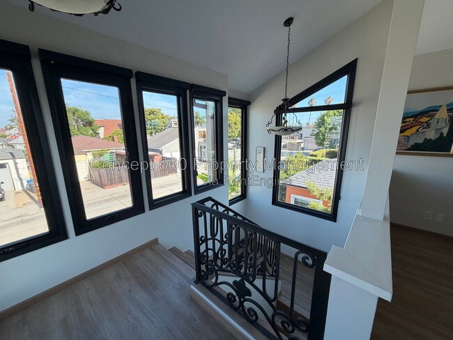 Building Photo - 237 Novara Dr