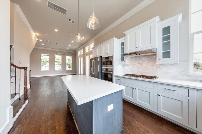 Building Photo - 2702 Harvard St