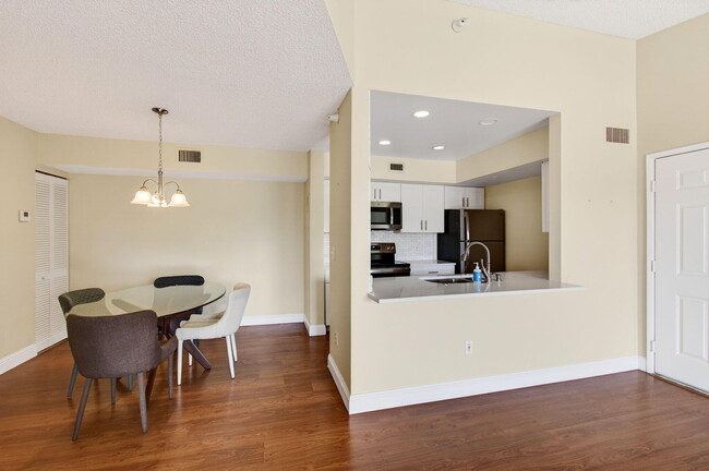 Building Photo - 157 Yacht Club Way