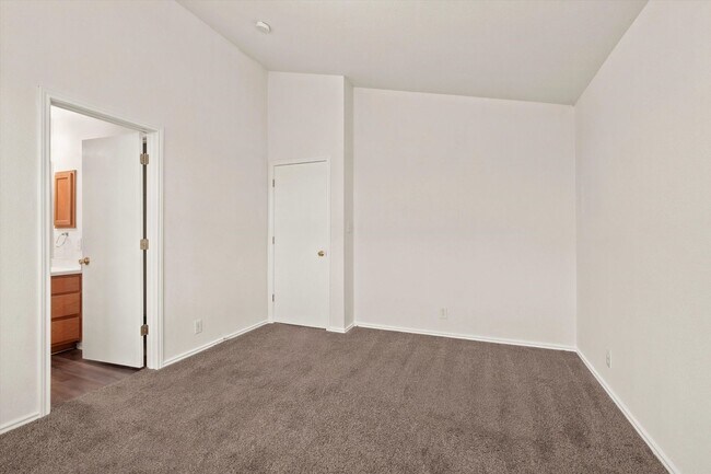 Building Photo - 6918 Sandy Point Dr