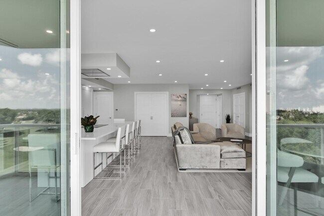 Building Photo - 550 SE Mizner Blvd