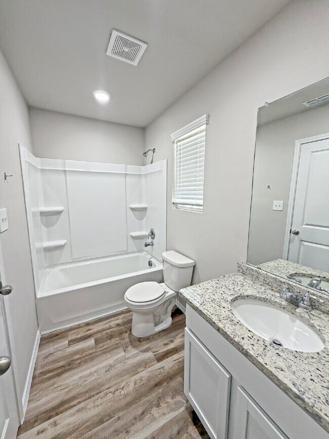 Building Photo - 135 Damon Dv