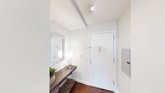 Building Photo - 1215 Astoria