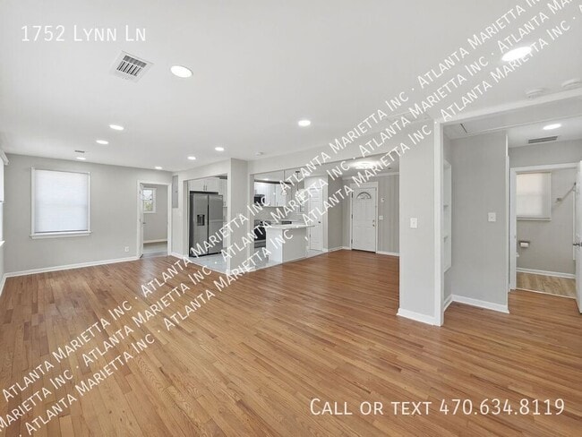 Building Photo - 1752 Lynn Ln