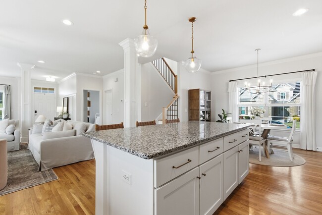 Building Photo - 2046 Lequire Ln