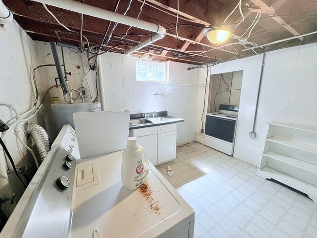 Building Photo - 266 Riggs Dr
