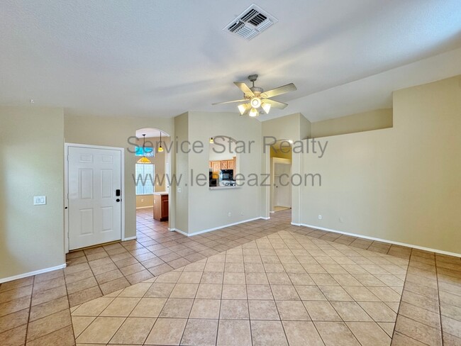 Building Photo - 2120 S Navajo Way