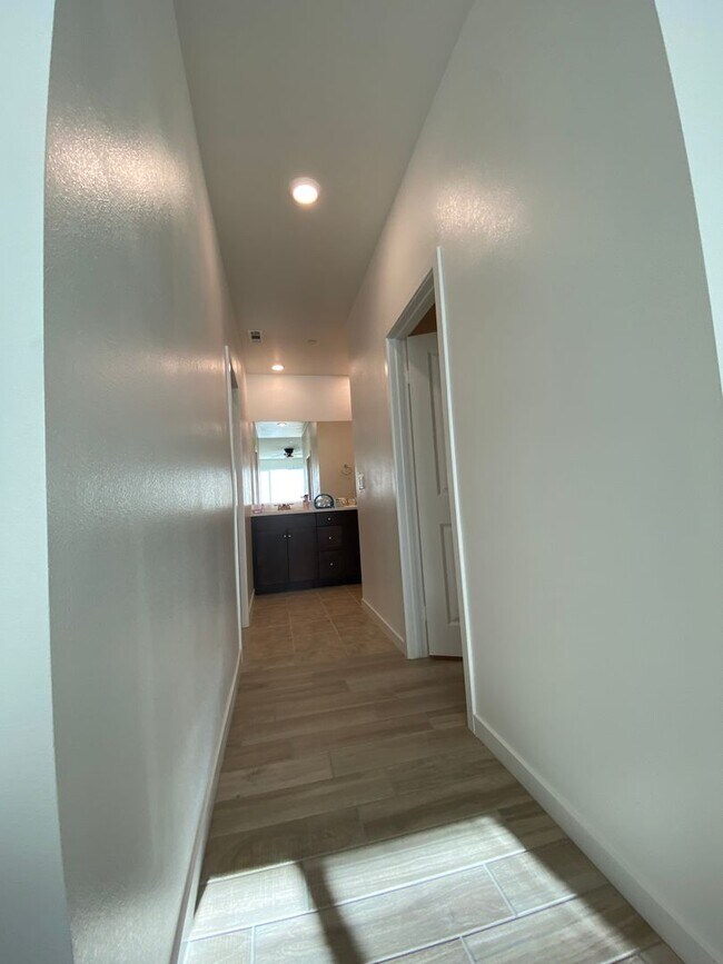 Building Photo - Beautiful Home with Solar